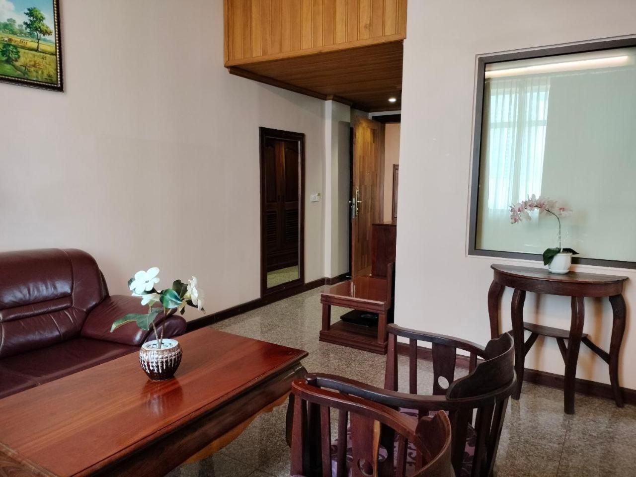 Phnom Penh Era Hotel Kültér fotó
